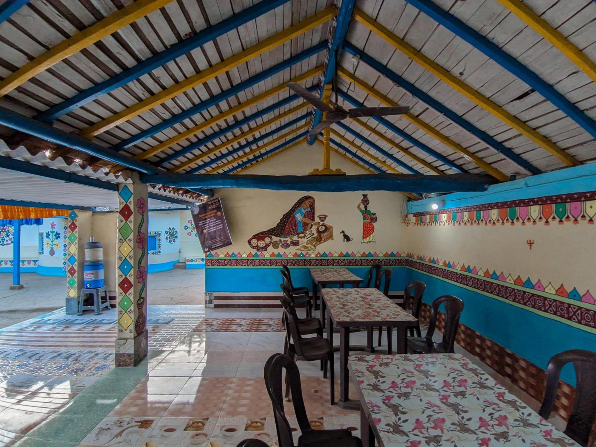 White Land Villagestay Dhordo Екстер'єр фото