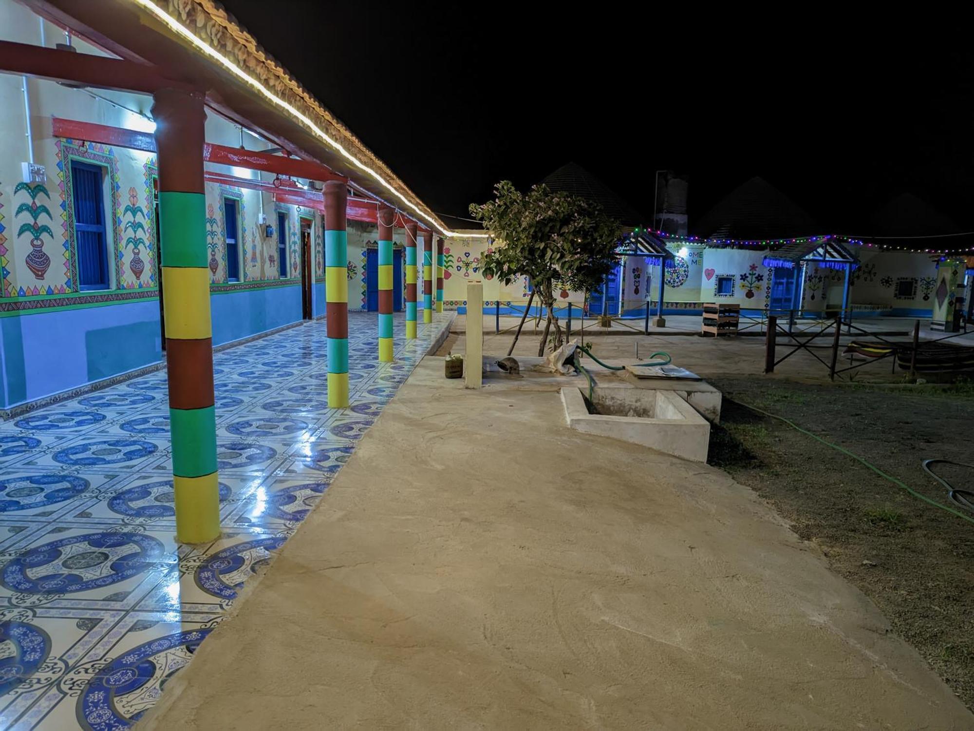 White Land Villagestay Dhordo Екстер'єр фото