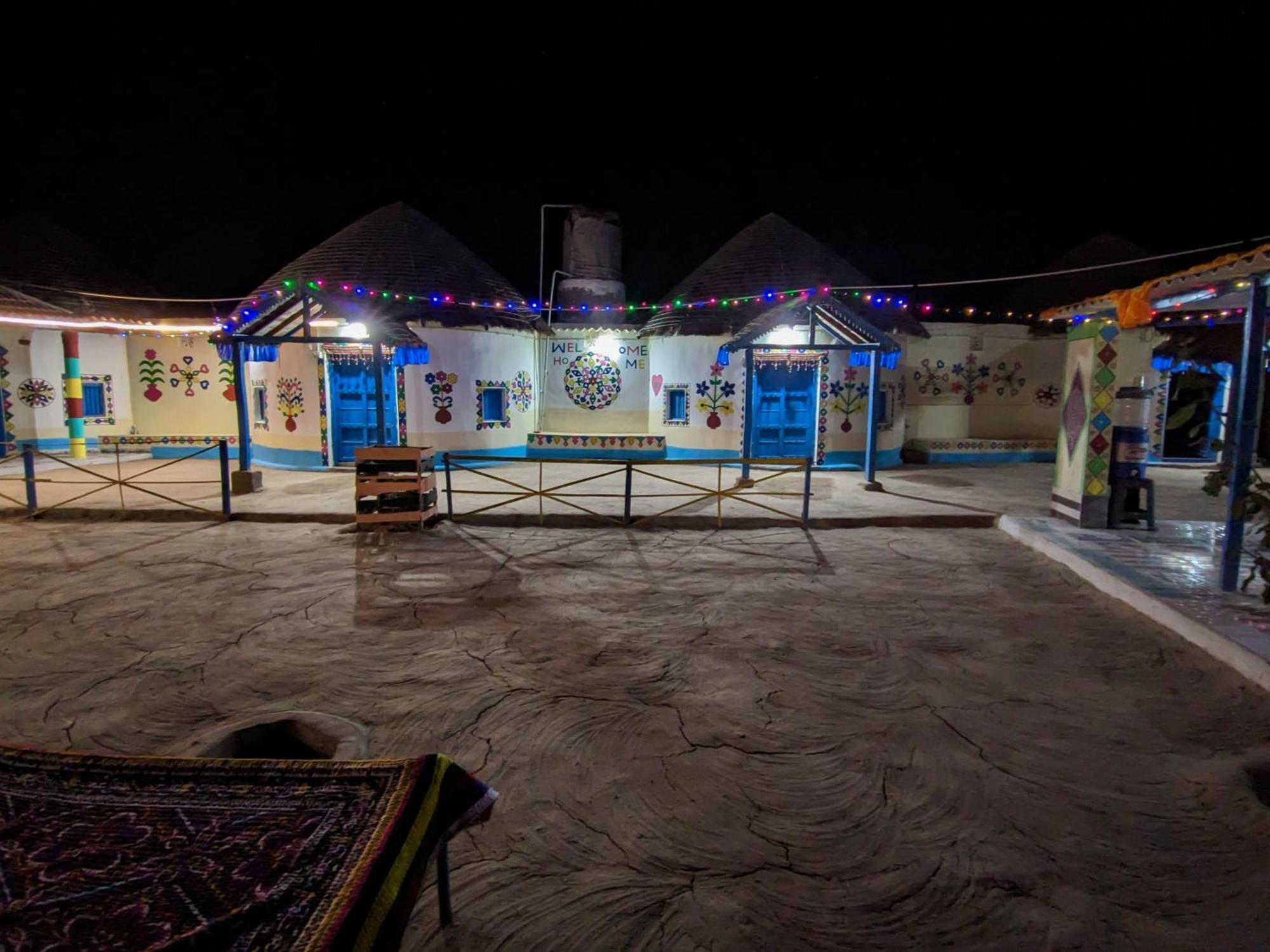 White Land Villagestay Dhordo Екстер'єр фото