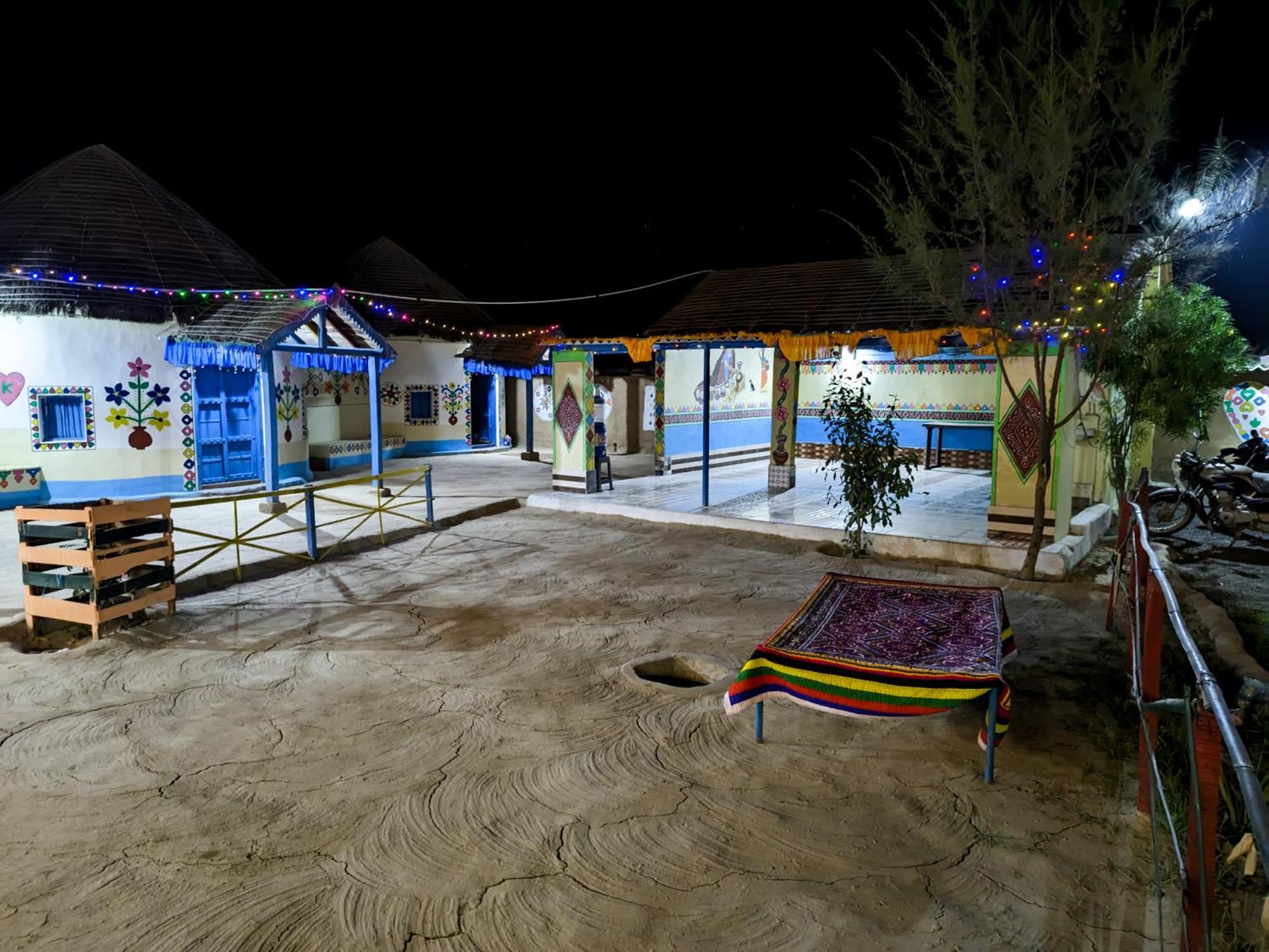 White Land Villagestay Dhordo Екстер'єр фото