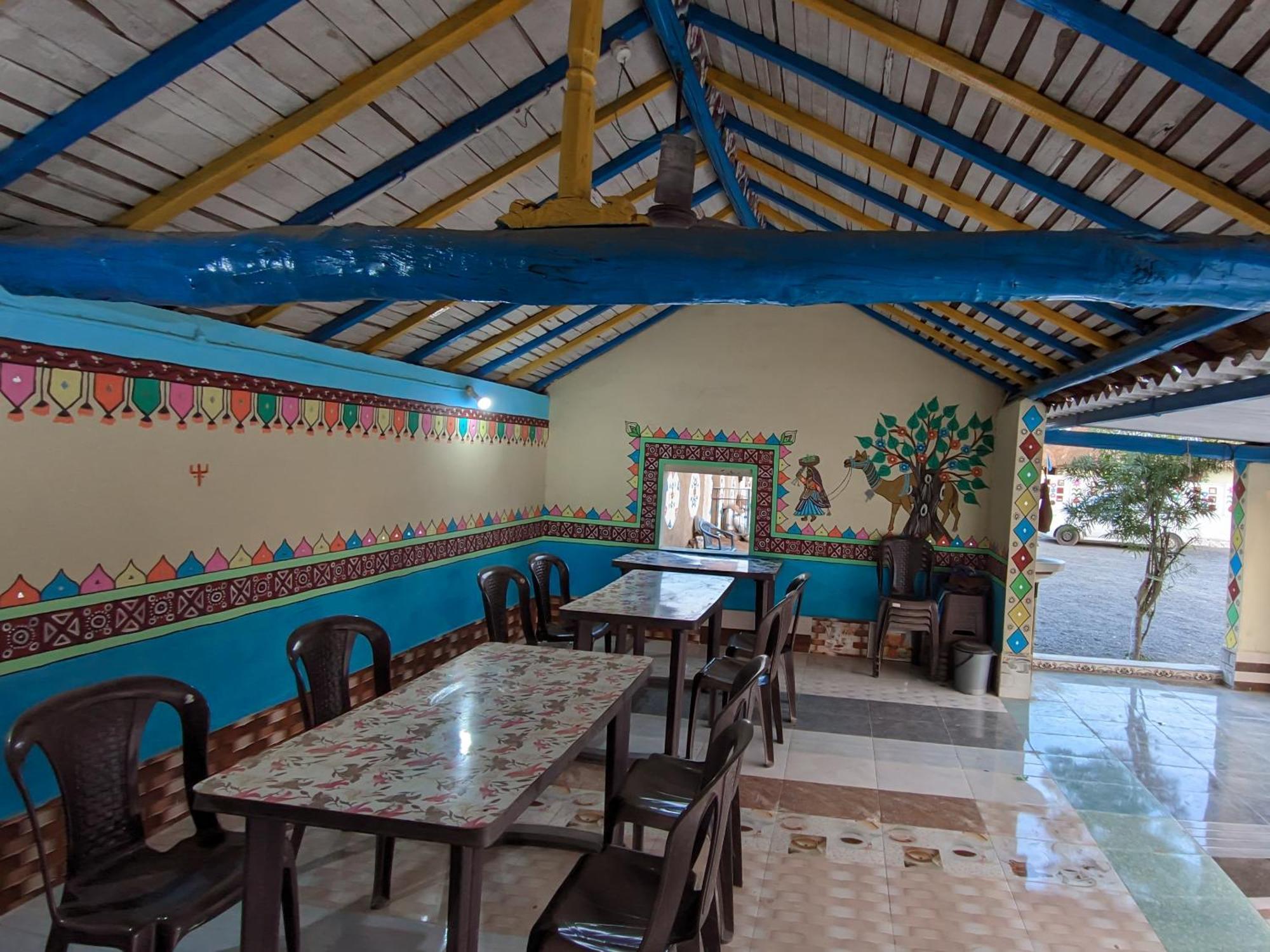 White Land Villagestay Dhordo Екстер'єр фото